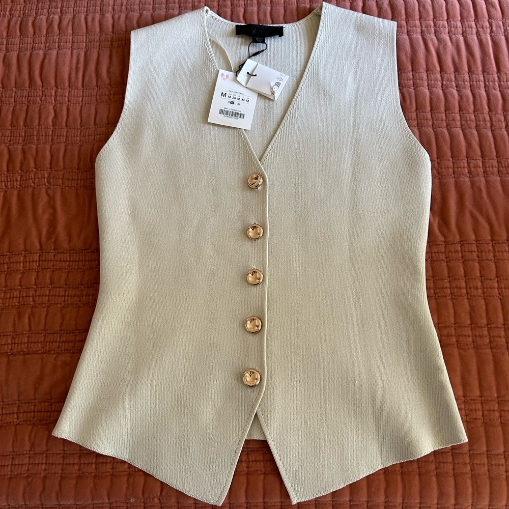 Zara Cream Sleeveless Button-Up Top